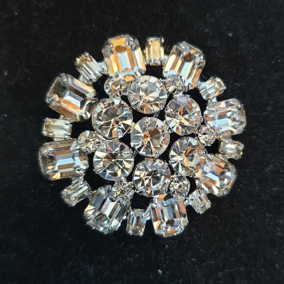 Magnificent Vintage WEISS Emerald Cut & Round White Rhinestone Statement Brooch - Picture 6 of 11